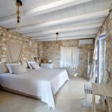 Cycladic Villa, Blue Stories Villa Szánda María
